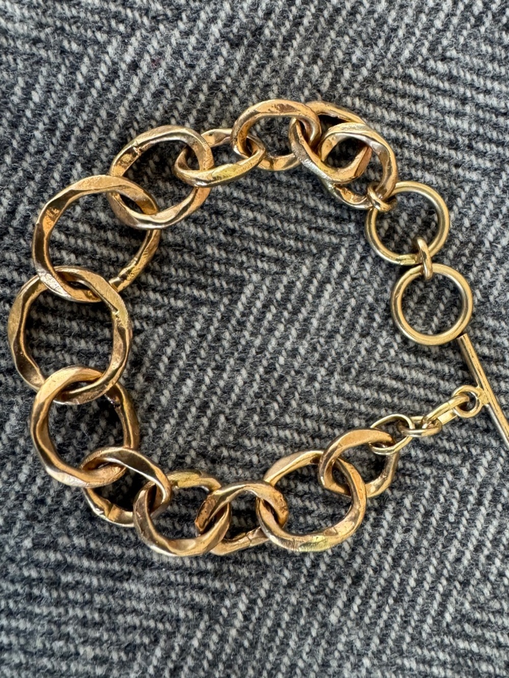 NWOT, ROOST, BRASS LINKS, BRACELET WITH ADJUSTABLE TOGGLE CLOSURE